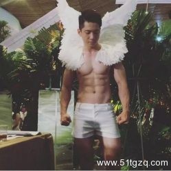 让大家疯狂舔屏的视频男主被扒出来了 - 51虹马