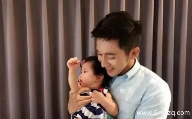 超级腹肌暖男,脸萌肉紧极品天菜,这样的鲜肉请给我来一打! - 51虹马 超级腹肌暖男,脸萌肉紧极品天菜,这样的鲜肉请给我来一打! - 51虹马