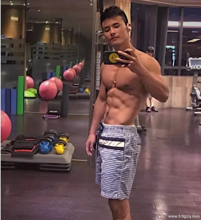 看点∣花样教练炫肉新加坡5星酒店 国产好肌遭围观 这个男人难以掌握! - 51虹马 看点∣花样教练炫肉新加坡5星酒店 国产好肌遭围观 这个男人难以掌握! - 51虹马