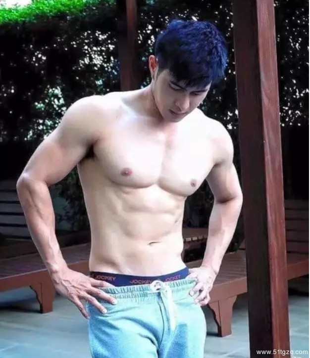 蜜桃胸小哥哥被舔的快高X了-51虹马