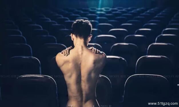 睡了这么久，才知道他是gay！-51虹马