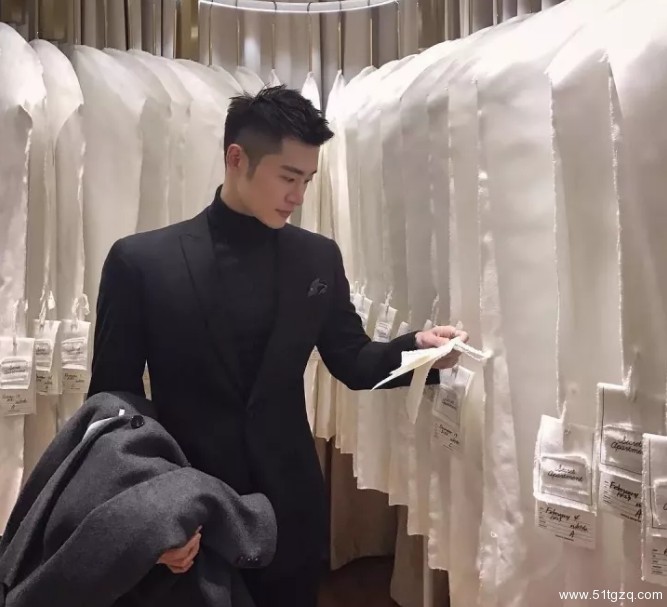 看点∣黄晓明的好友 极品正装翘臀男神 大胸腹肌公狗腰 直男都想得到的男人-51虹马