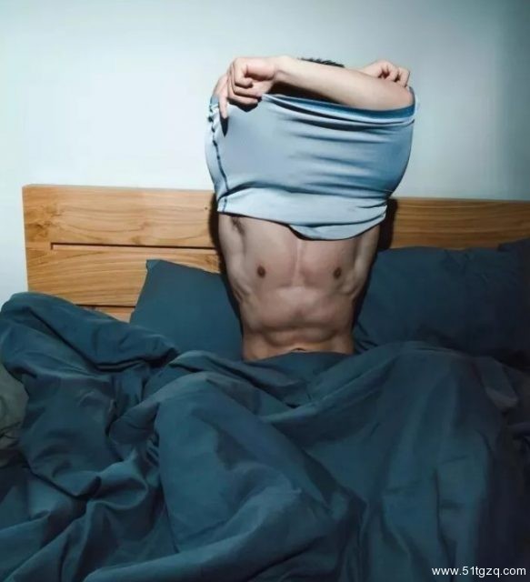 他干了我5年，却喜欢上00后嫩0。-51虹马