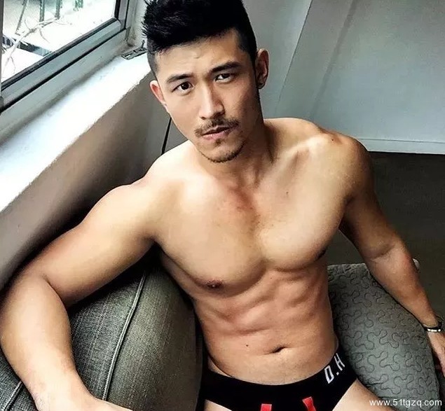 基圈肌肉名媛,私照曾疯传的gogoboy,现在变这样了! - 51虹马 基圈肌肉名媛,私照曾疯传的gogoboy,现在变这样了! - 51虹马