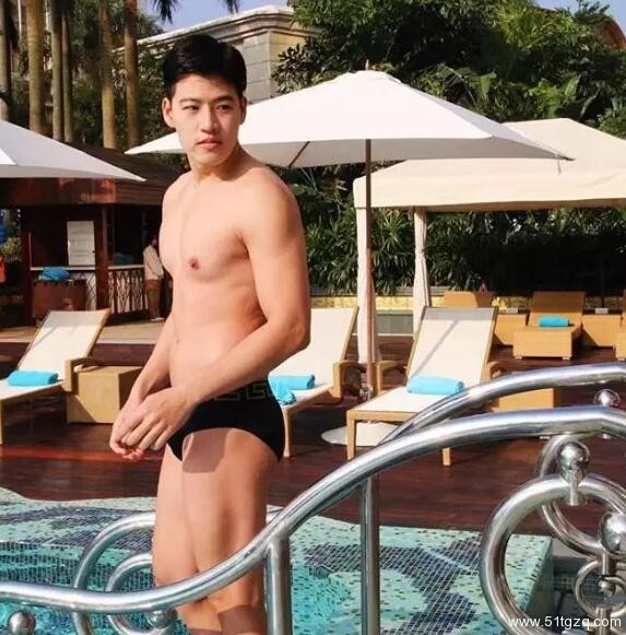 富二代足球帅哥下海拍片被网友扒出来了! - 51虹马 富二代足球帅哥下海拍片被网友扒出来了! - 51虹马