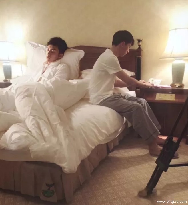 假弟弟和真男友，该怎么选？ - 51虹马