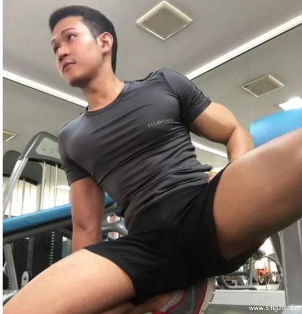 啪啪啪到一半，不小心把男票iPhoneX摔碎了 - 51虹马