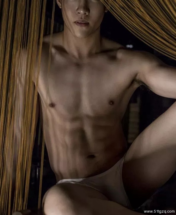 男友是直的，但却每天和发小聊的很暧昧，我该怎么办？ - 51虹马