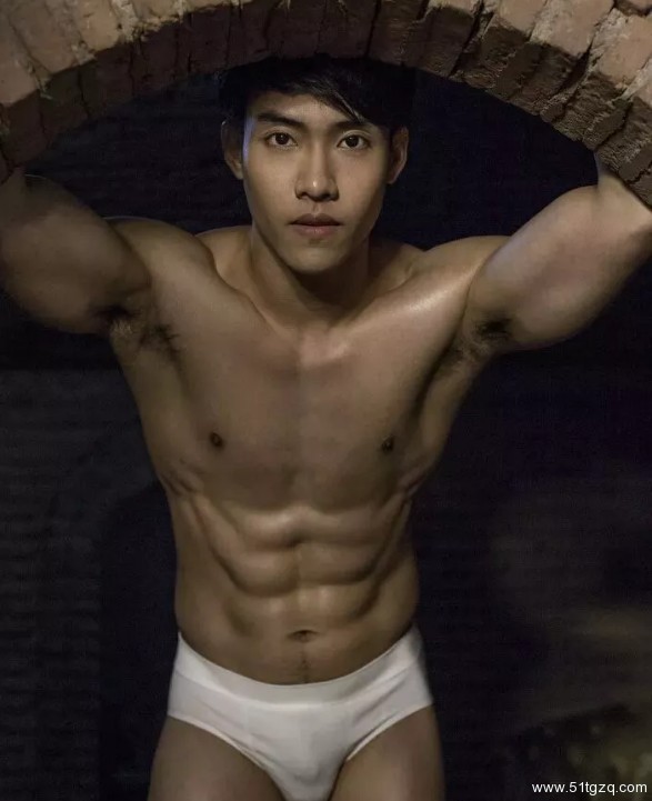 男友是直的，但却每天和发小聊的很暧昧，我该怎么办？ - 51虹马