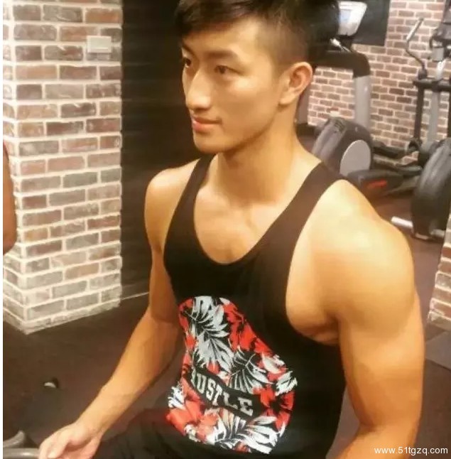 23小受，和BF同居后，发现男友次数满足不了自己怎么办？ - 51虹马