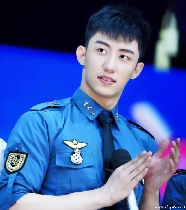 假弟弟和真男友，该怎么选？ - 51虹马