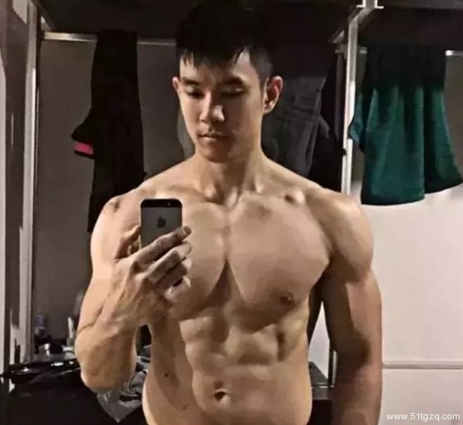 大得辣眼睛！帅气的90后小伙 - 51虹马