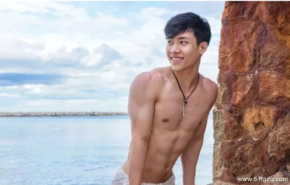 男友是直的，但却每天和发小聊的很暧昧，我该怎么办？ - 51虹马