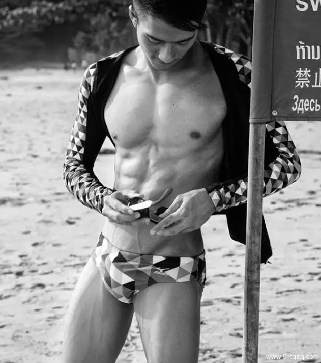 一开场就飙车！这部基片简直太刺激了！ - 51虹马