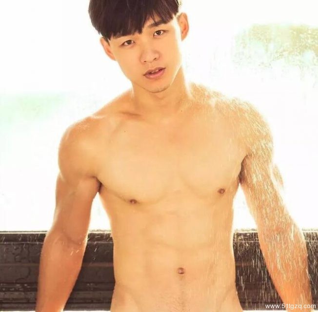 看点∣童颜巨肌游泳私教月兑光拍大耻度写真 你想养个天菜级的小狼狗吗？ - 51虹马