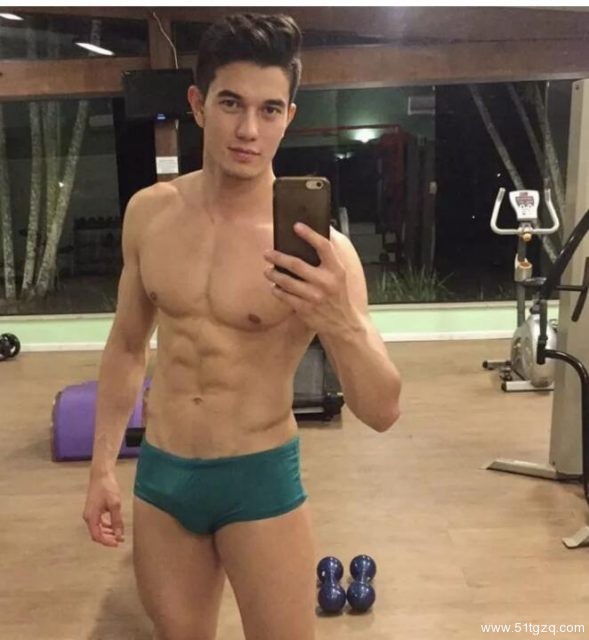 当亚洲面碰撞欧美面孔 巴西小哥哥一秒戳到你的高潮 - 51虹马