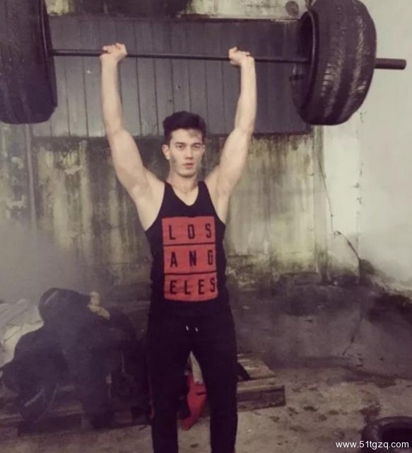 当亚洲面碰撞欧美面孔 巴西小哥哥一秒戳到你的高潮 - 51虹马