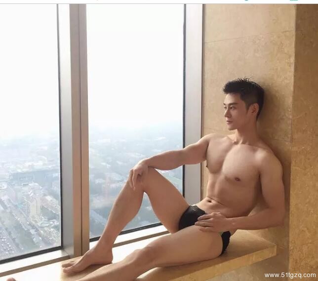 喜欢十年的直男，拿我的救命钱养家，我该怎么办？ - 51虹马