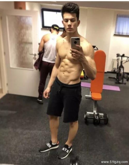 当亚洲面碰撞欧美面孔 巴西小哥哥一秒戳到你的高潮 - 51虹马