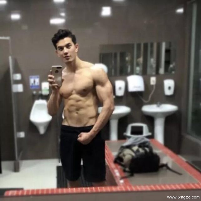 当亚洲面碰撞欧美面孔 巴西小哥哥一秒戳到你的高潮 - 51虹马