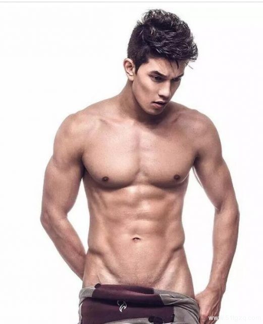 当亚洲面碰撞欧美面孔 巴西小哥哥一秒戳到你的高潮 - 51虹马