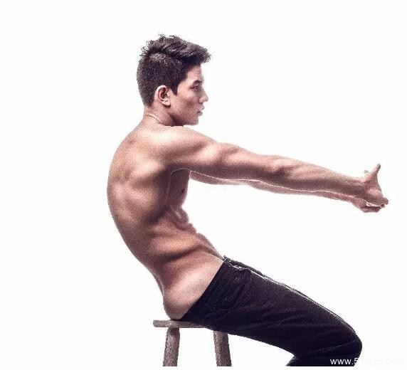 当亚洲面碰撞欧美面孔 巴西小哥哥一秒戳到你的高潮 - 51虹马