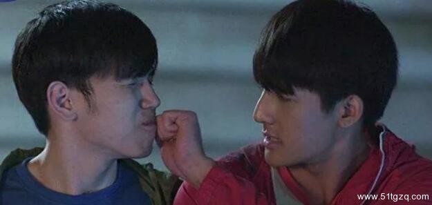 看这部剧的时候请自备纸巾，留着擦流下的口水！身材、颜值。。。我要给满分！ - 51虹马