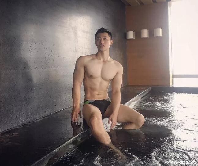 喜欢十年的直男，拿我的救命钱养家，我该怎么办？ - 51虹马