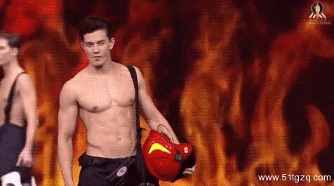 当亚洲面碰撞欧美面孔 巴西小哥哥一秒戳到你的高潮 - 51虹马