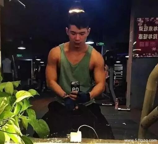 直男：拍GV真的疼 - 51虹马