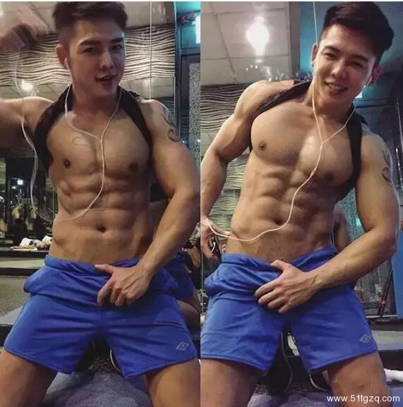 GOGOBOY更衣室被摸裆，大捷豹基友原来这么会玩 - 51虹马