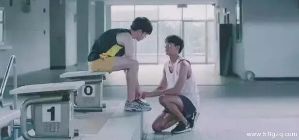 看这部剧的时候请自备纸巾，留着擦流下的口水！身材、颜值。。。我要给满分！ - 51虹马